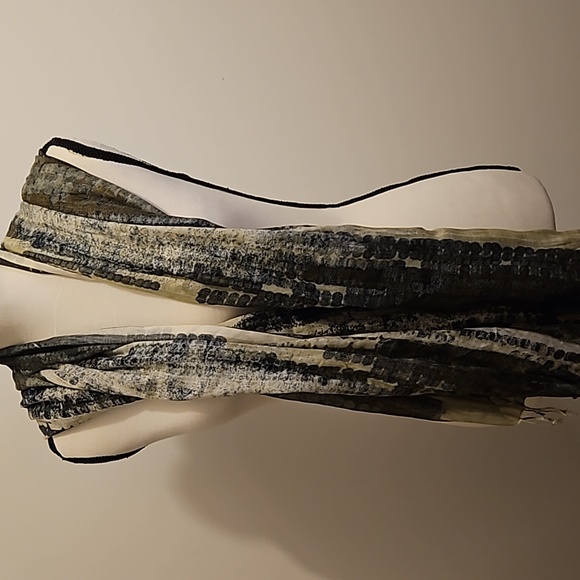 Large Black & Gray Scarf W/Tassels #W-720 - Picture 6 of 12